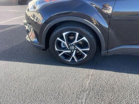 Used 2018 Toyota C-HR XLE image 6