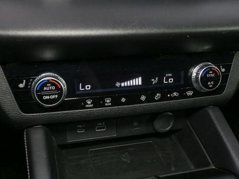 Used 2024 Mitsubishi Outlander SE AWD/4WD image 26