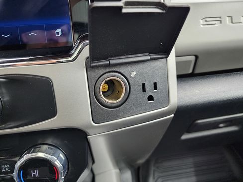 Used 2022 Ford F350 Lariat image 59