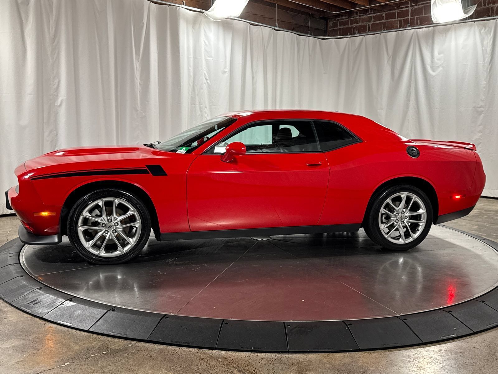 Used 2022 Dodge Challenger GT AWD/4WD image 10