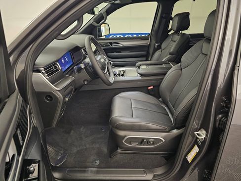 New 2026 Jeep Grand Wagoneer Limited AWD/4WD image 12