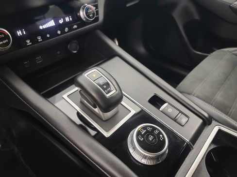 Used 2024 Mitsubishi Outlander SE image 35