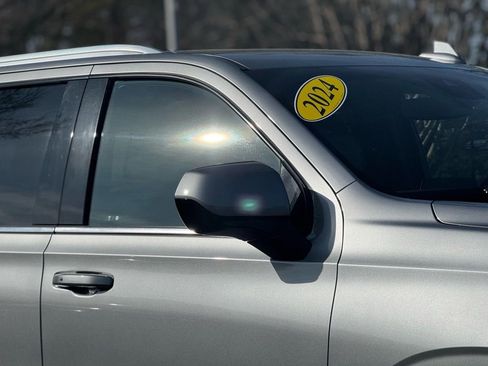 Used 2024 Chevrolet Tahoe LT image 7