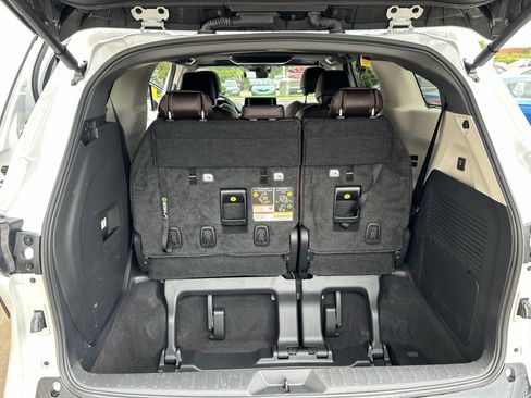 Certified 2023 Toyota Sienna Platinum AWD/4WD image 23
