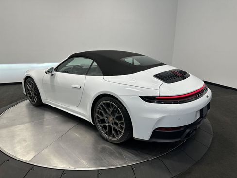 Used 2025 Porsche 911 Carrera RWD image 3