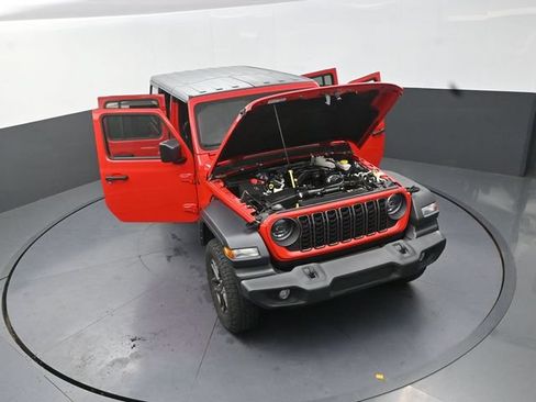 Used 2024 Jeep Wrangler Unlimited Sport AWD/4WD image 31