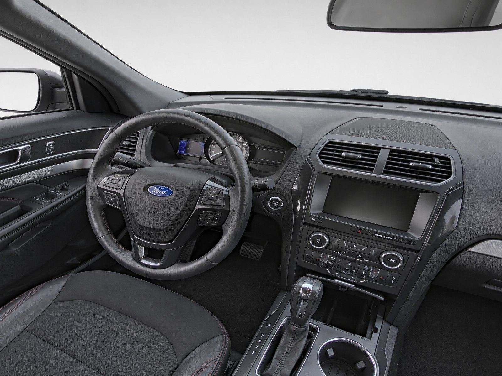Used 2018 Ford Explorer XLT w/ Equipment Group 202A FWD image 20