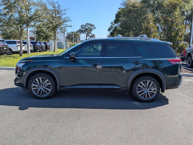 Used 2022 Nissan Pathfinder SL w/ SL Premium Package FWD image 6