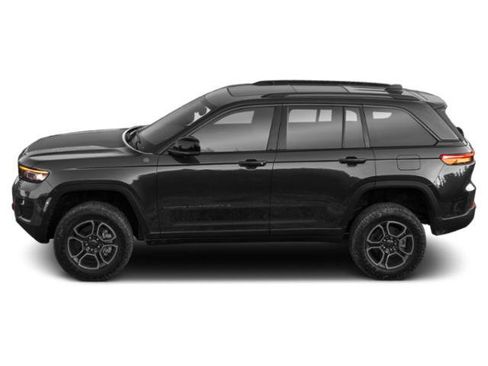 Used 2022 Jeep Grand Cherokee Altitude image 3