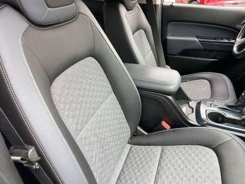 Used 2019 Chevrolet Colorado Z71 AWD/4WD image 22
