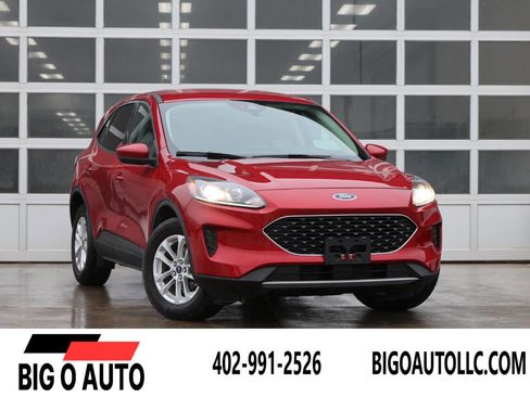 Used 2020 Ford Escape SE image 1
