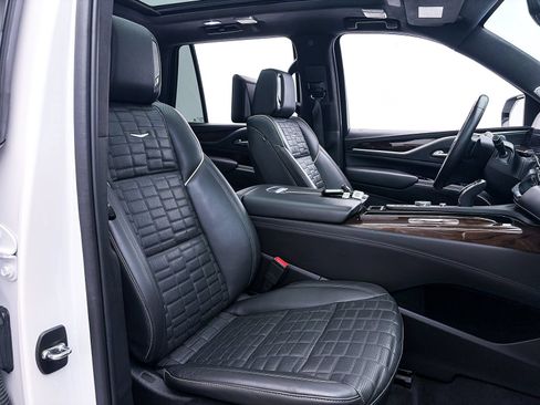 Used 2022 Cadillac Escalade Sport Platinum AWD/4WD image 41