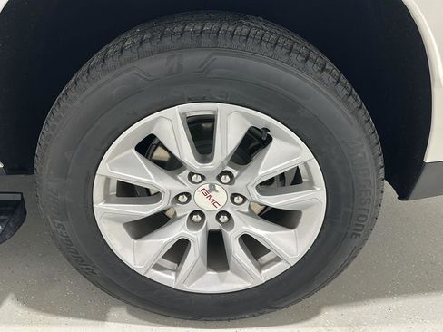 Used 2024 GMC Yukon Denali image 32