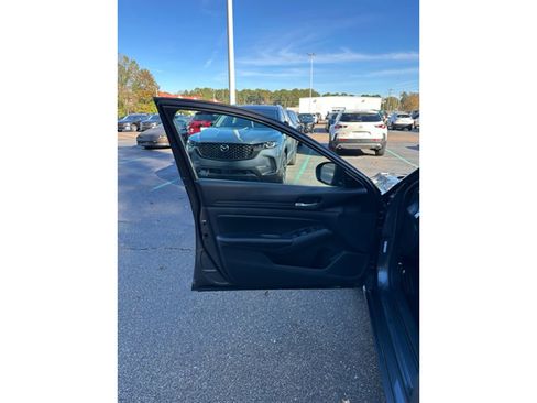 Used 2024 Nissan Altima 2.5 SV image 6