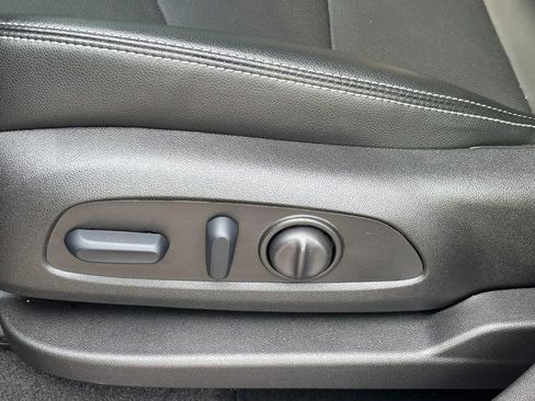 Certified 2024 GMC Terrain SLT w/ Tech Package image 15