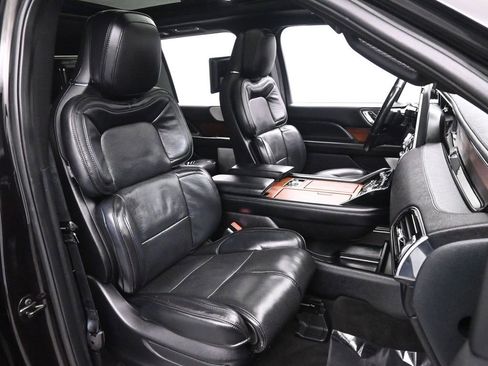 Used 2019 Lincoln Navigator L Reserve image 27
