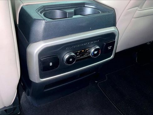 Used 2023 Ford Expedition XLT AWD/4WD image 30