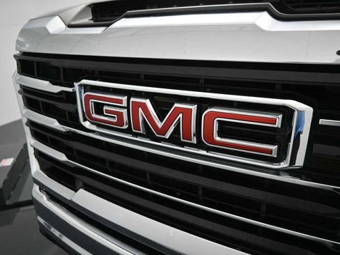 Used 2025 GMC Sierra 2500 SLE w/ SLE Value Package; AWD/4WD image 25
