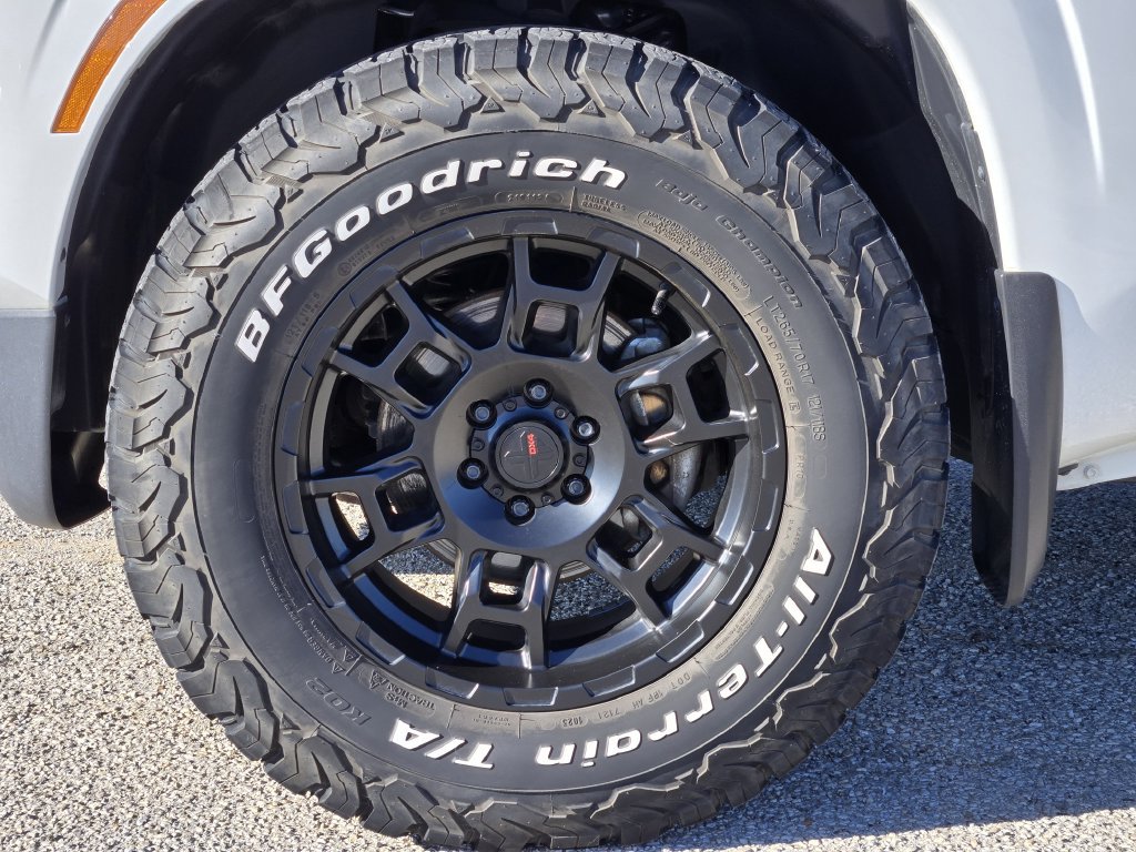 Used 2022 Nissan Frontier SV RWD image 12