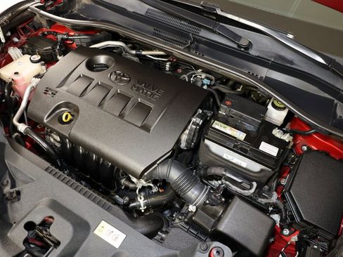 Used 2021 Toyota C-HR XLE image 37