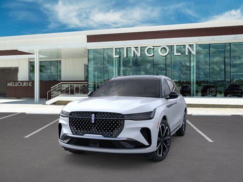 New 2025 Lincoln Nautilus Reserve image 2