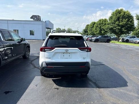 Used 2021 Toyota RAV4 XLE w/ Convenience Package AWD/4WD image 5