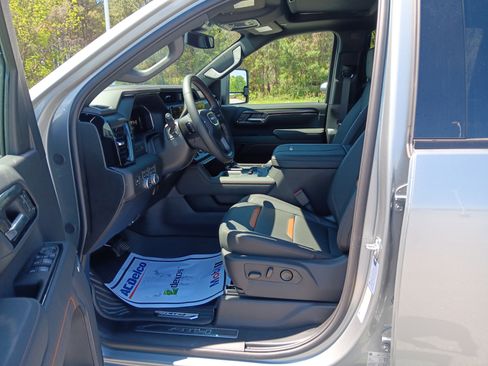New 2026 GMC Sierra 2500 AT4 image 8