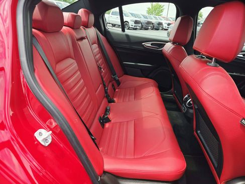 Used 2024 Alfa Romeo Giulia Veloce AWD/4WD image 16