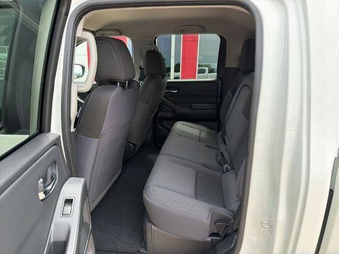 Certified 2025 Nissan Frontier SV w/ SV Convenience Package RWD image 14