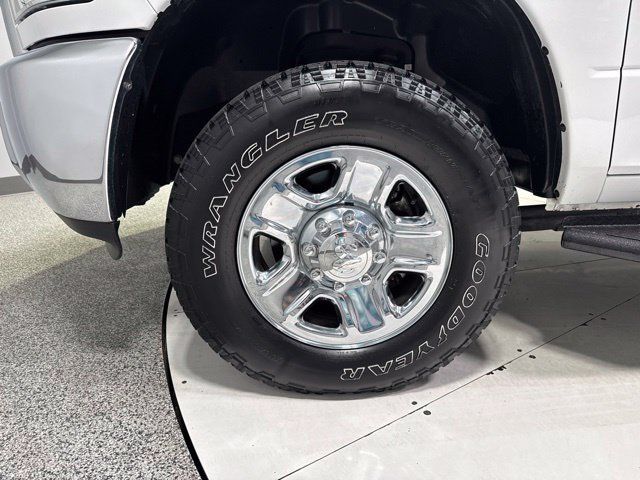Used 2017 RAM 3500 Tradesman w/ Chrome Appearance Group AWD/4WD image 5