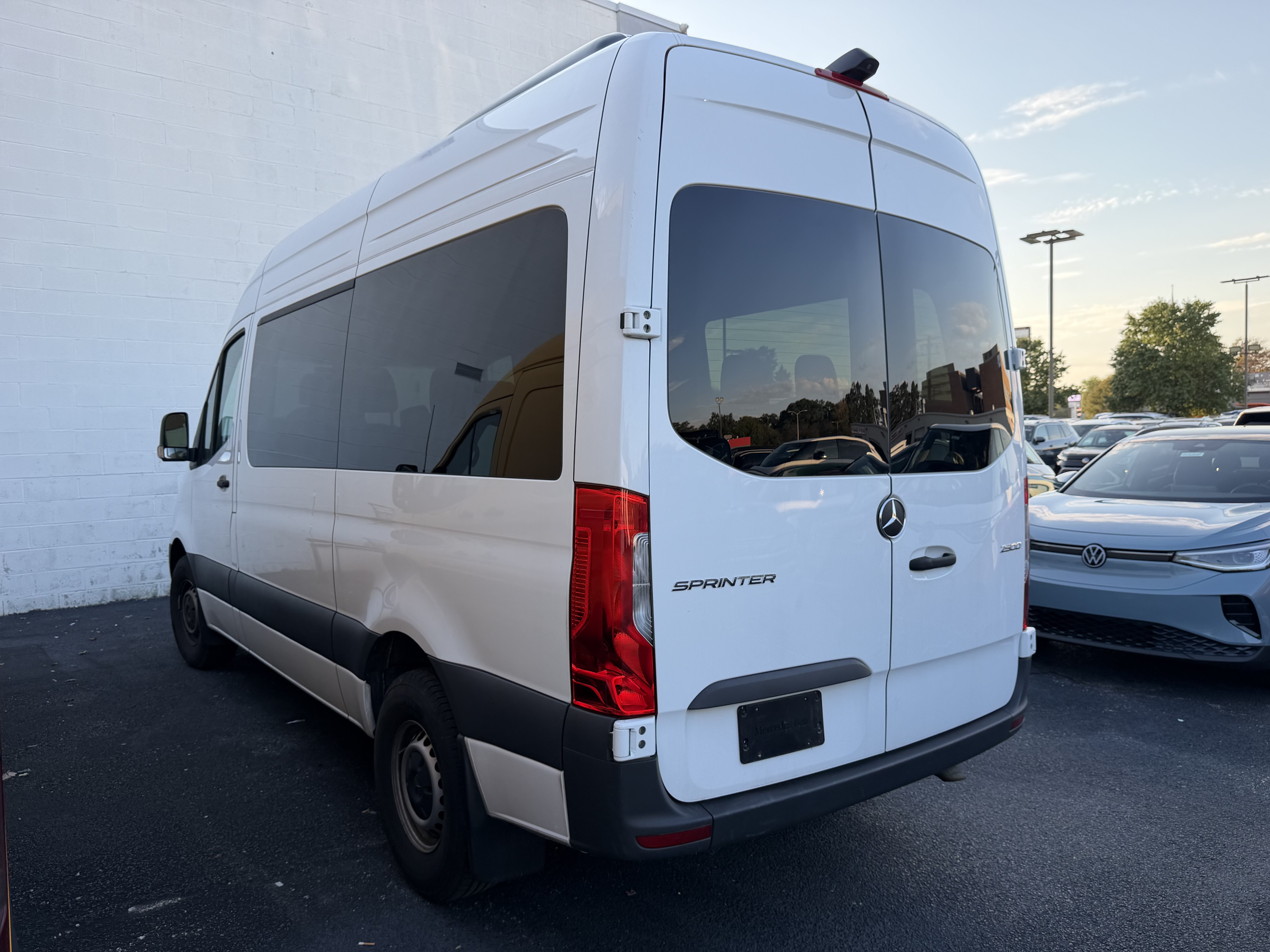 Used 2024 Mercedes-Benz Sprinter 2500 image 28