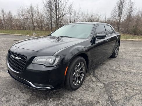 Used 2017 Chrysler 300 S w/ 300S Premium Group image 7