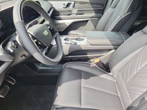 New 2026 Cadillac Vistiq Platinum AWD/4WD image 8