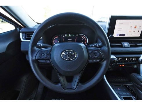 Used 2025 Toyota RAV4 XLE image 13