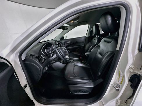 Used 2018 Jeep Compass Limited w/ Navigation Group FWD image 13