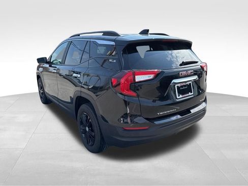 Used 2024 GMC Terrain SLE w/ Driver Convenience Package image 3