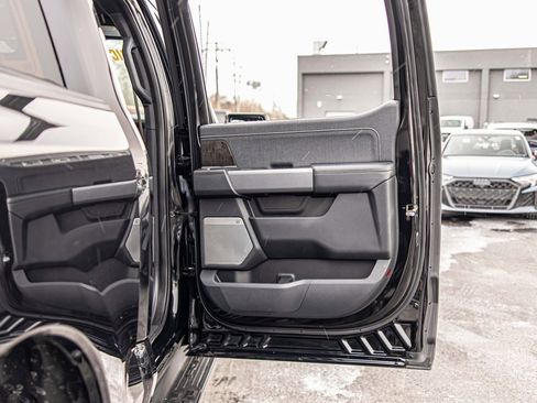 Used 2022 Ford F150 Lightning Lariat image 36