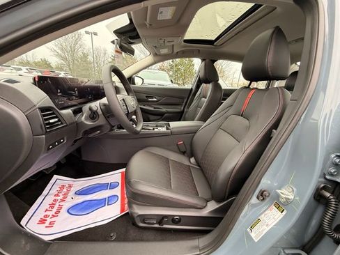 New 2026 Nissan Sentra SR w/ SR Premium Package FWD image 12