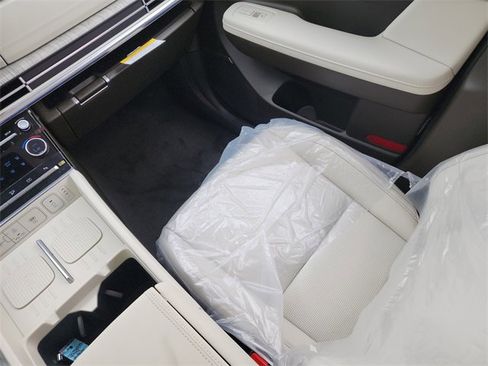 New 2025 Hyundai Santa Fe Calligraphy image 14