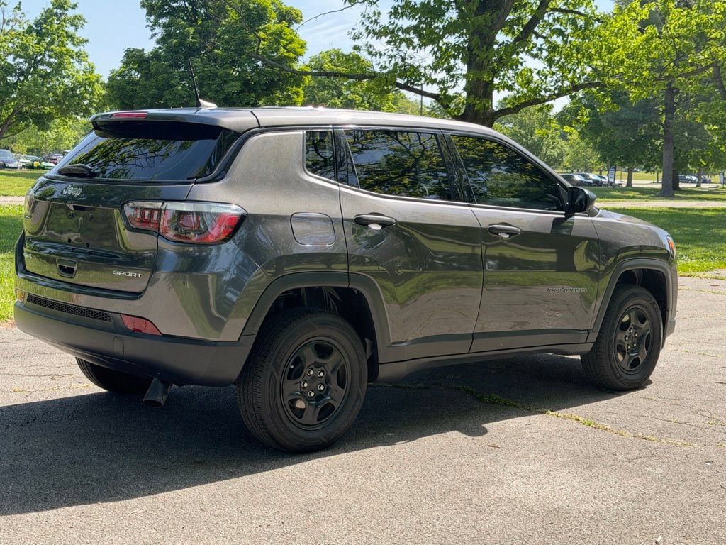 Used 2019 Jeep Compass Sport AWD/4WD image 3