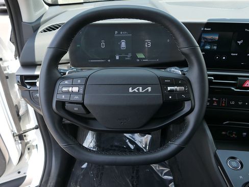 Certified 2026 Kia Sportage LX FWD image 16