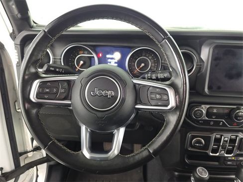 Used 2019 Jeep Wrangler Unlimited Sahara image 12