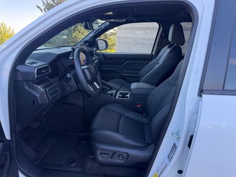 Used 2026 Toyota 4Runner TRD Off-Road Premium AWD/4WD image 32