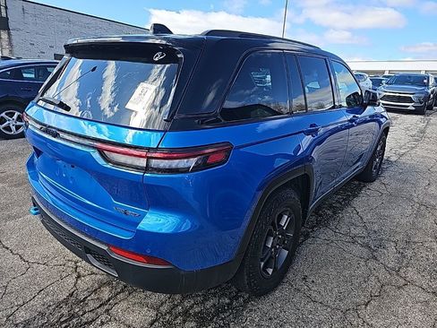 Used 2024 Jeep Grand Cherokee Trailhawk image 11