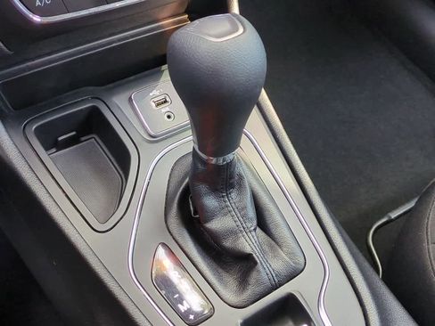 Used 2020 Jeep Cherokee Latitude image 32