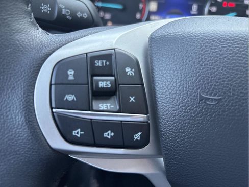 Used 2024 Ford Explorer Limited w/ Limited Technology Package AWD/4WD image 18
