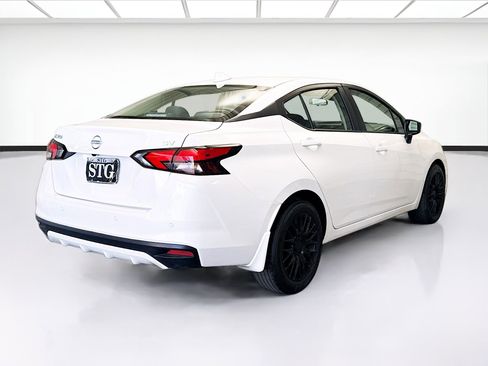 Used 2024 Nissan Versa SV w/ Trunk Package image 4