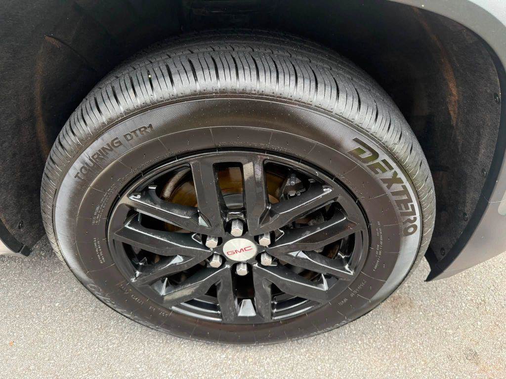 Used 2019 GMC Acadia SLT FWD image 37