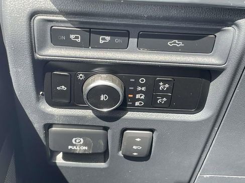 Used 2023 Ford F150 Lariat w/ Max Trailer Tow Package image 32