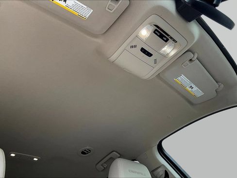 Used 2022 GMC Acadia Denali AWD/4WD image 29